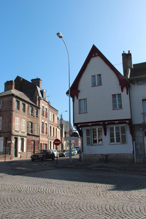 Les Capucines Bed and Breakfast Abbeville Eksteriør billede