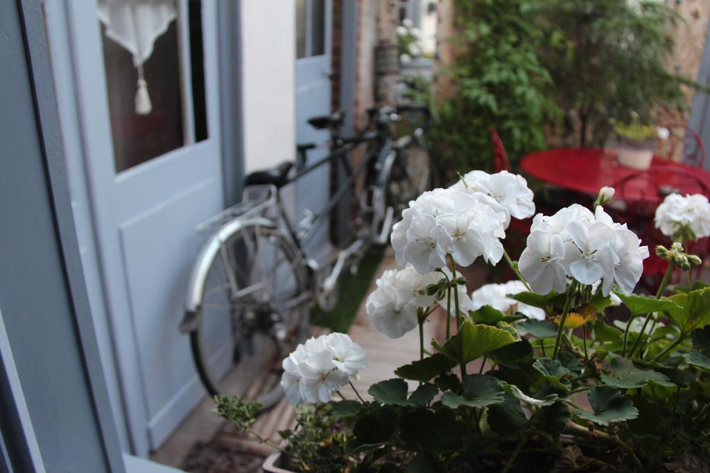 Les Capucines Bed and Breakfast Abbeville Eksteriør billede