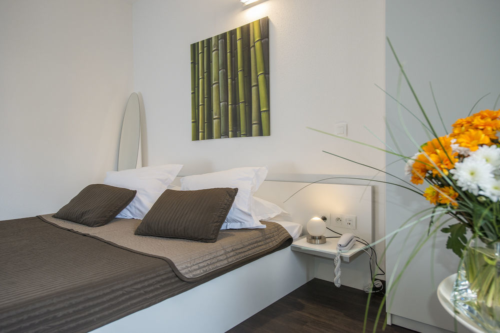 Les Capucines Bed and Breakfast Abbeville Eksteriør billede
