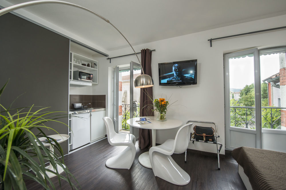 Les Capucines Bed and Breakfast Abbeville Eksteriør billede